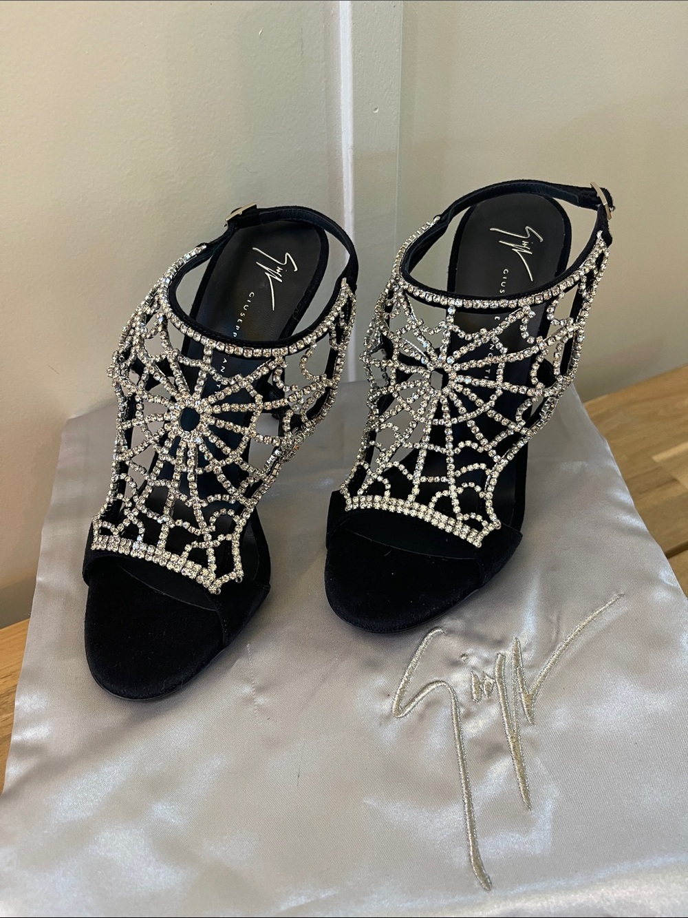 Giuseppe Zanotti Elaine Black Suede Crystal Web T-Strap Heels NIB Size 38.5